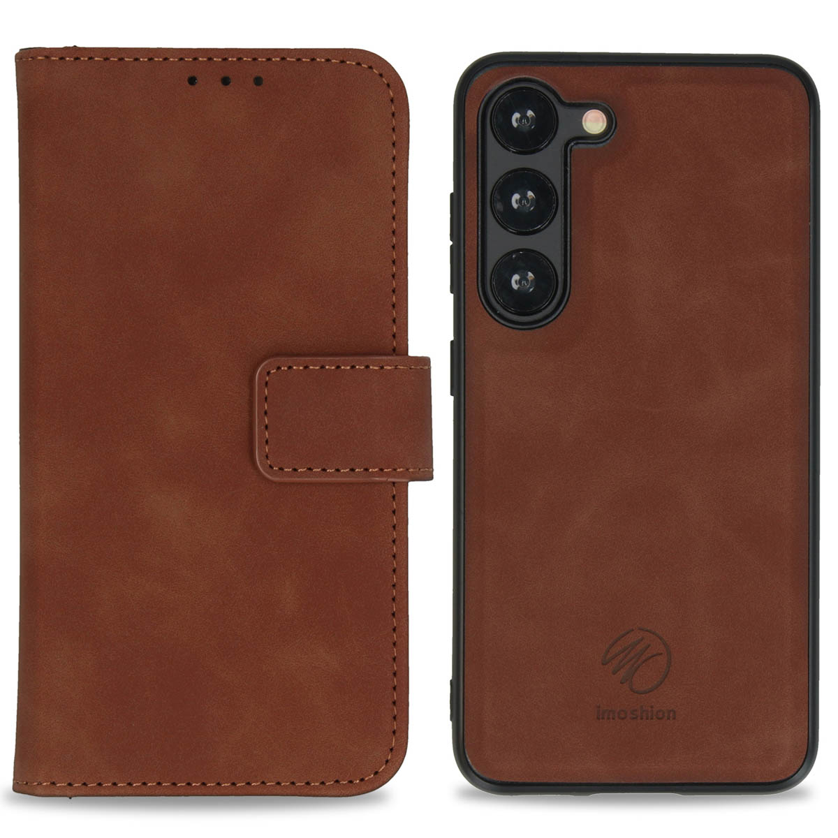 Bruine telefoonhoes, portemonnee-stijl. Telefoon zichtbaar. Bruin leer met een knoopsluiting.