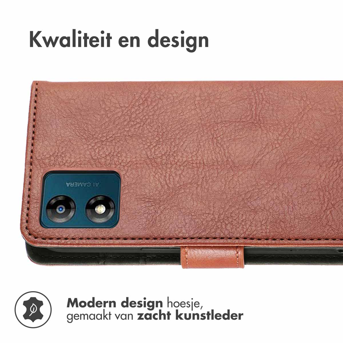 Bruine leren telefoonhoes open, met een telefoon met camera. Het heeft een bruine riemsluiting.