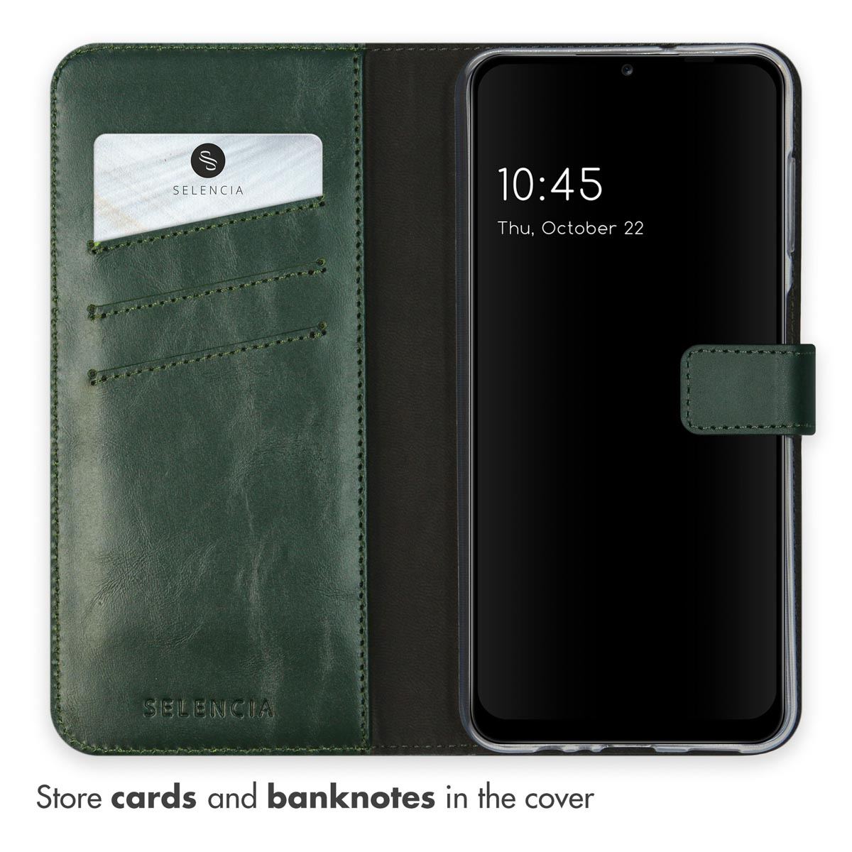 Een groene leren portemonnee, open, met een telefoon erin. Het scherm toont de tijd. Een kaart zit in een sleuf.
