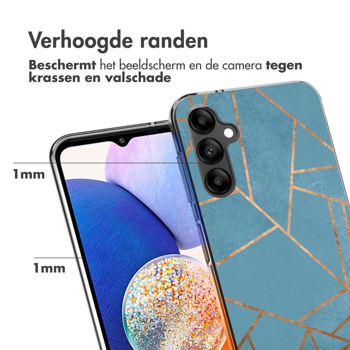 Blauwe telefoonhoes met een goud geometrisch ontwerp. Telefoon heeft zwarte camera. Beschermt scherm.