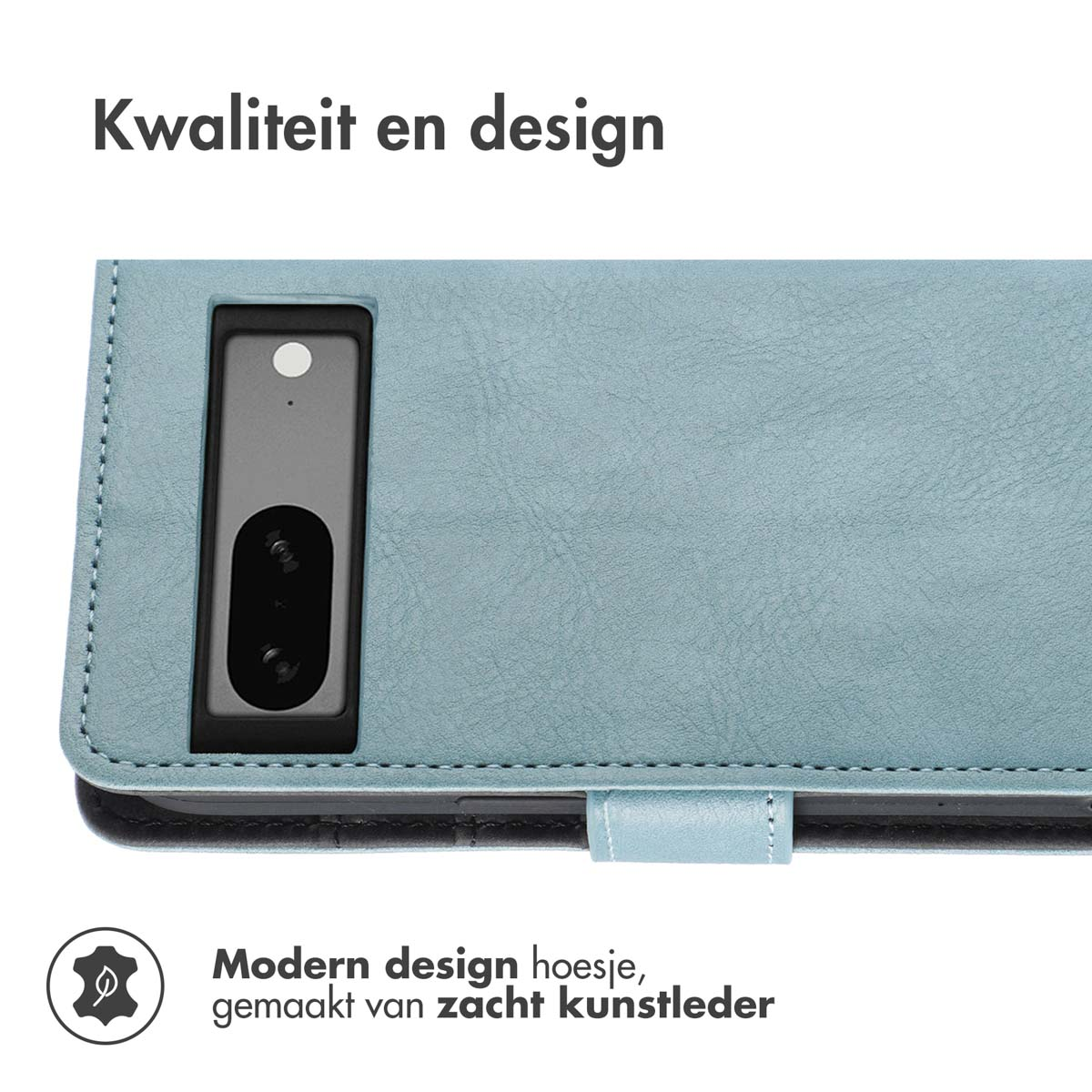 Een lichtblauwe telefoonhoes, open. De camera van de telefoon is zichtbaar. De hoes is gemaakt van zacht leer.