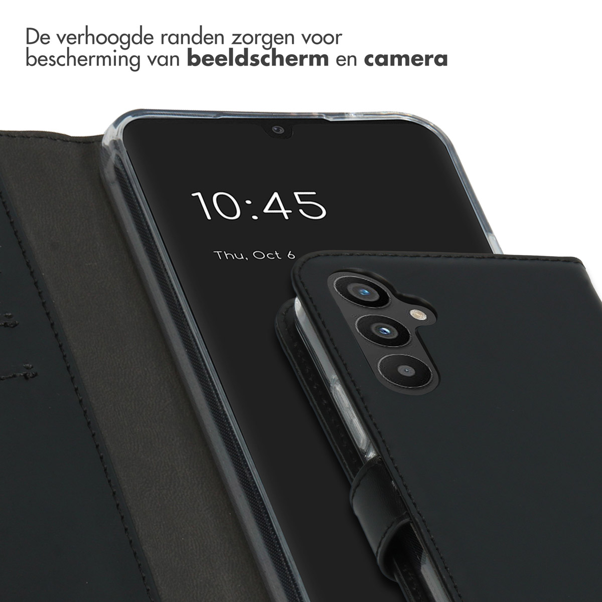 Un téléphone noir avec un étui noir ouvert. Le téléphone affiche l'heure et la date.
