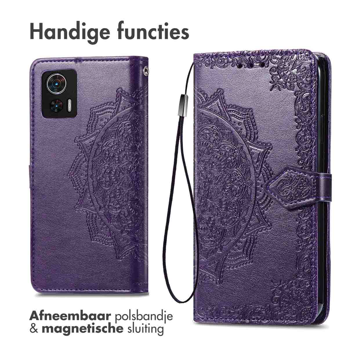 Twee telefoonhoesjes. Eén met camera en de andere gesloten. Paars hoesje met een mandala-ontwerp.