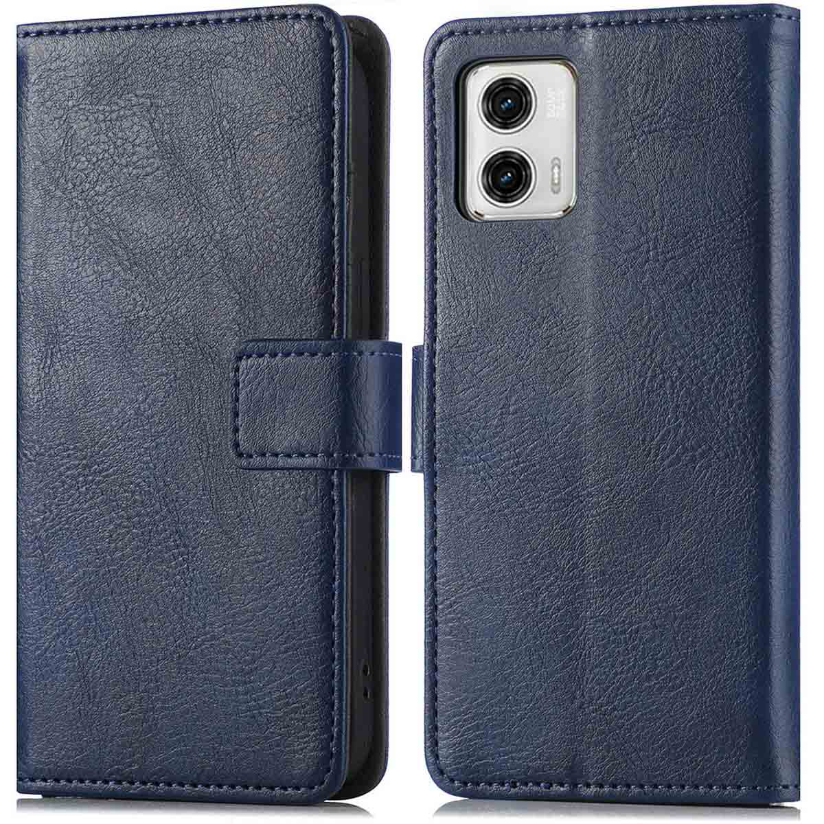 Coque de téléphone bleue avec téléphone dedans. L'étui est fermé. L'étui est en cuir.