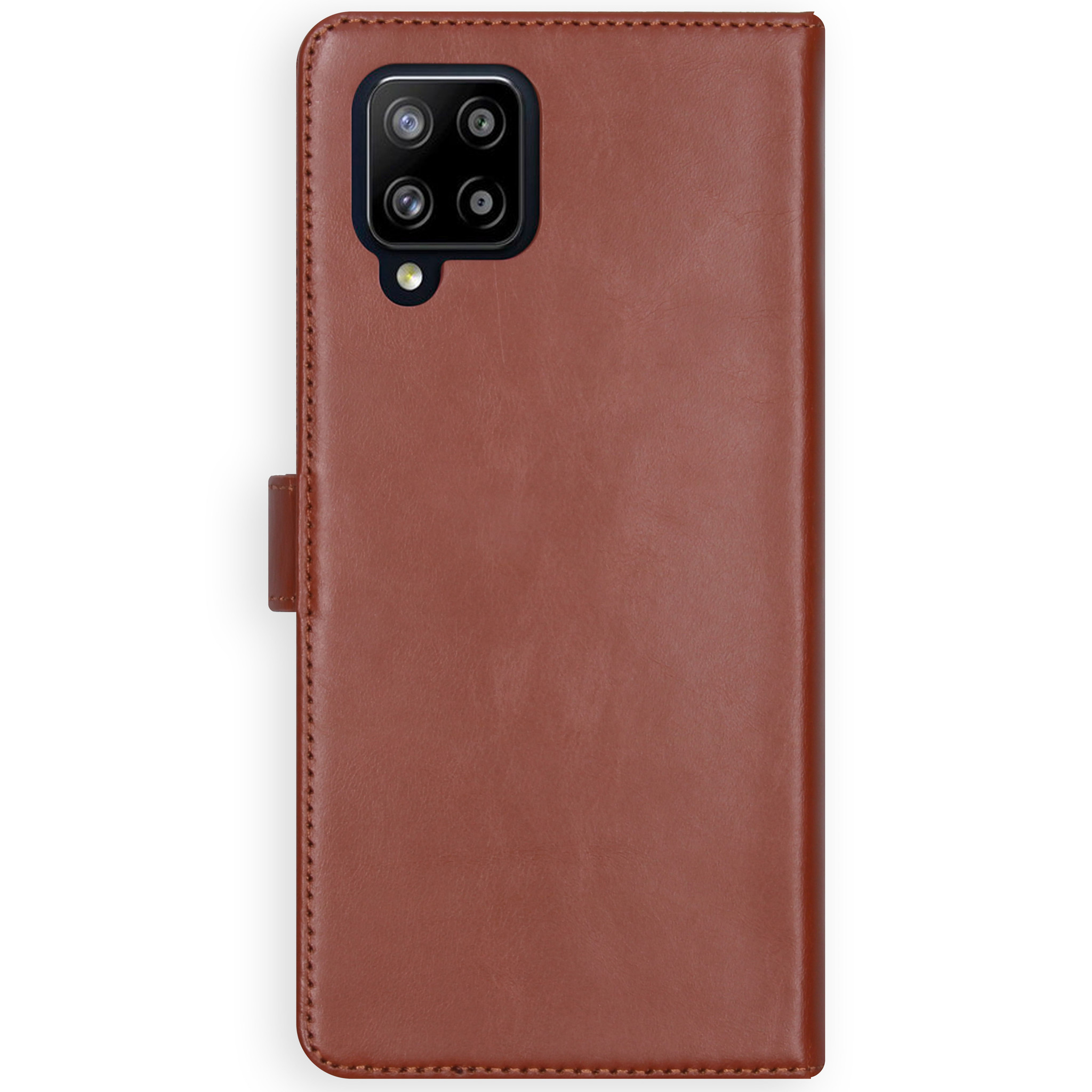 Coque de téléphone en cuir marron. Téléphone à l'intérieur, caméra visible.
