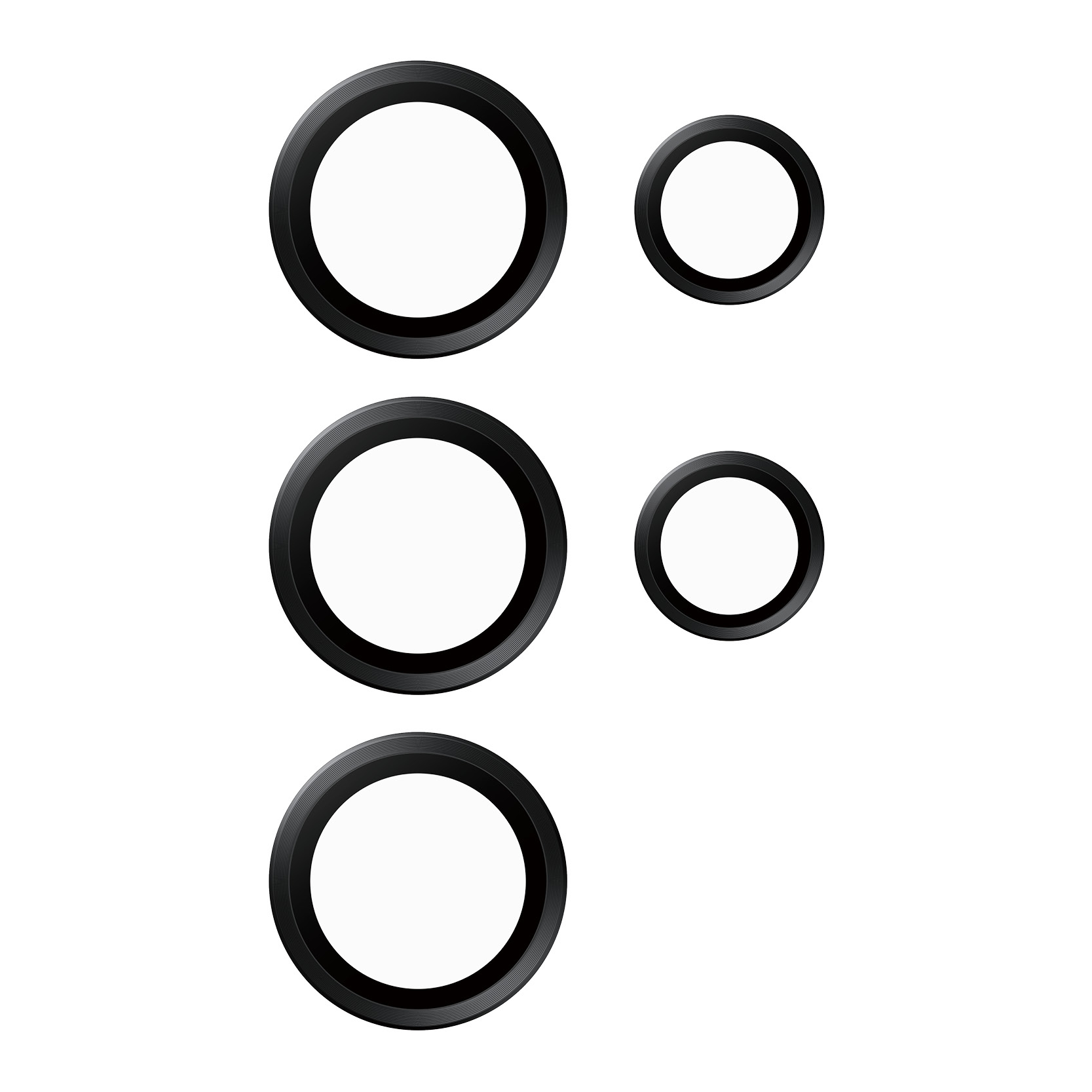 Cinque protezioni nere per fotocamere di telefoni di varie dimensioni su sfondo bianco.