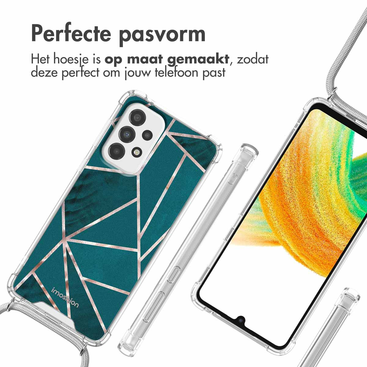 Coque de téléphone transparente avec un motif géométrique sarcelle. Téléphone visible avec cordon argenté. Motif géométrique sur la coque.