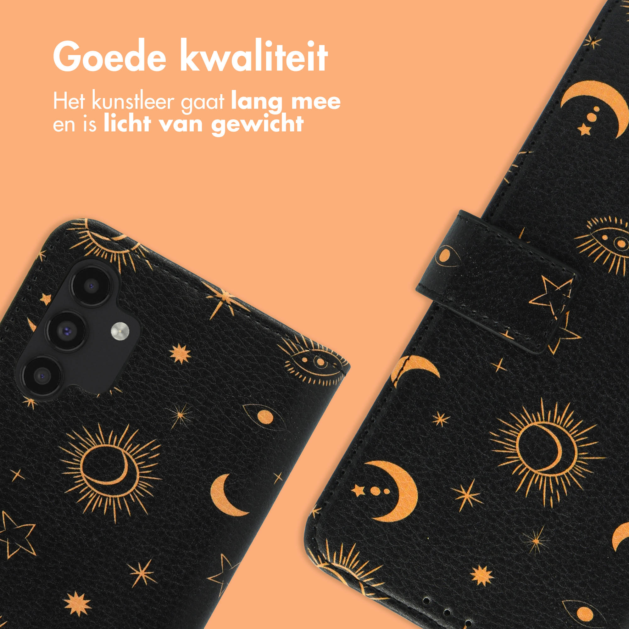 Coque noire avec motif céleste doré. Le fond est orange, montrant les détails.