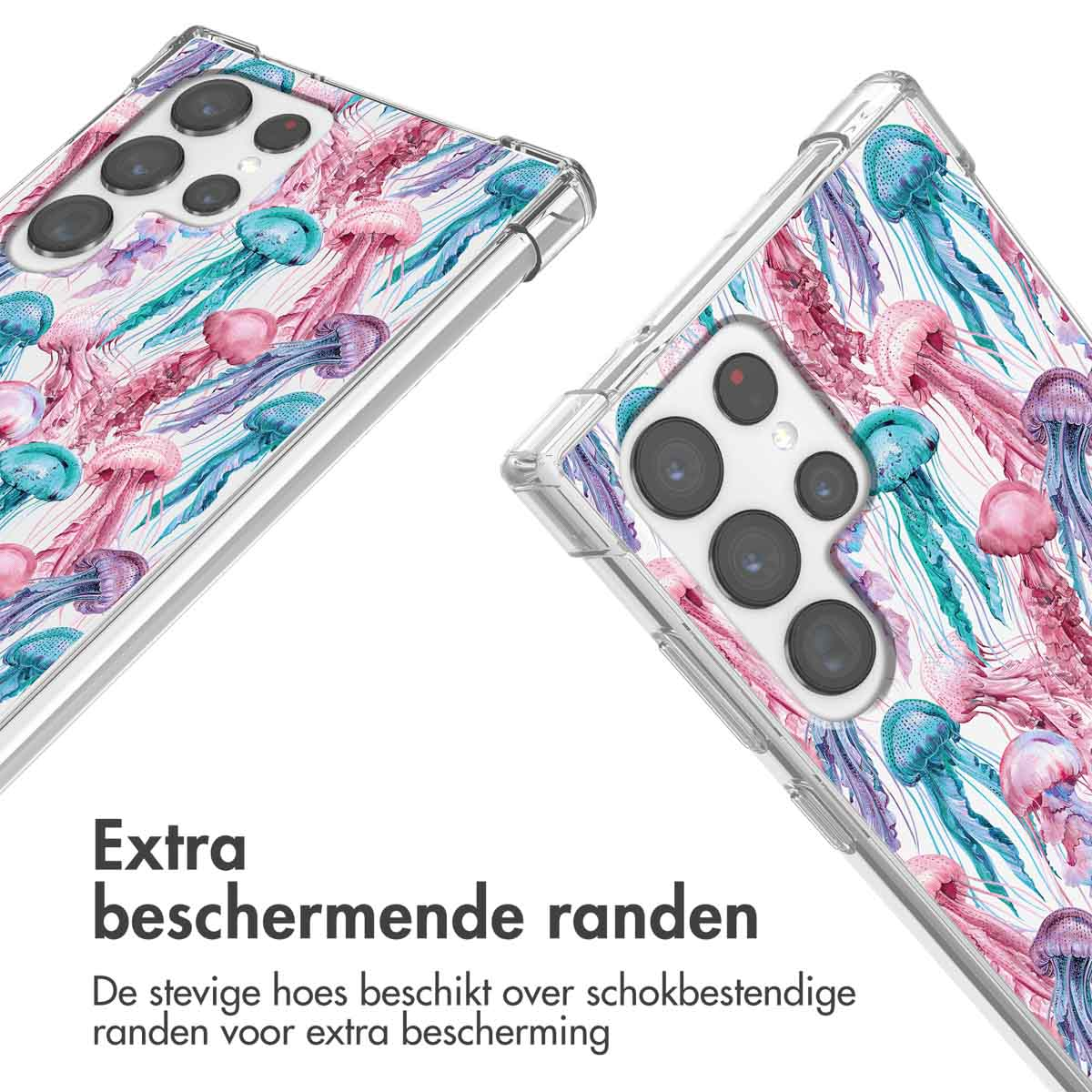 Telefoonhoesje met kwallenpatroon. De telefoon zit in de hoes. De hoesjes liggen naast elkaar.