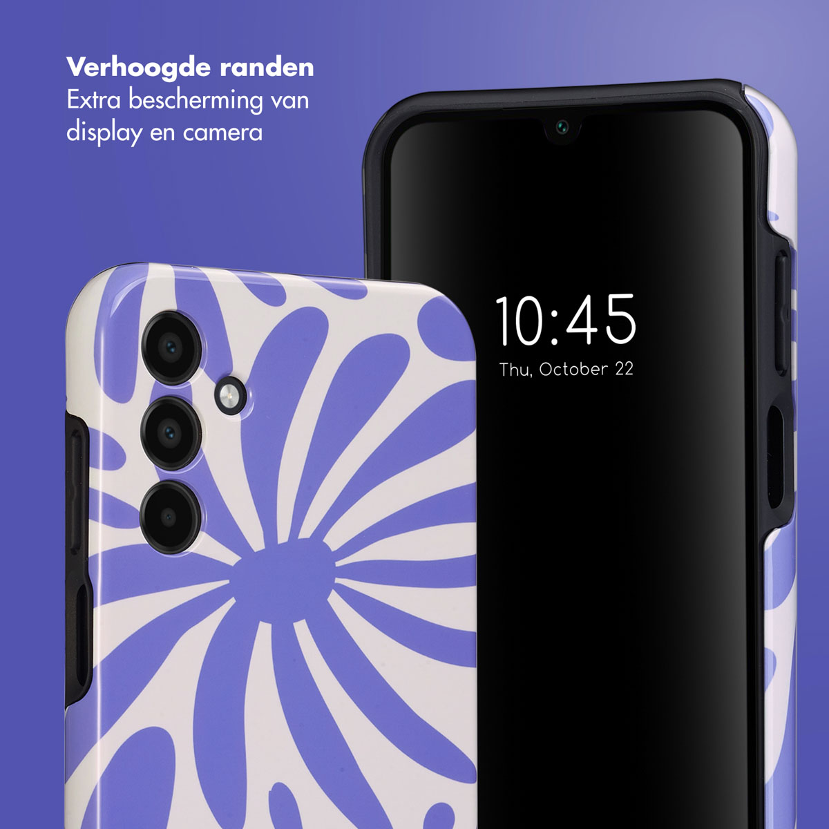 Een telefoon en een hoesje. De telefoon heeft een zwart scherm. De hoes heeft een blauw en wit bloemenontwerp.