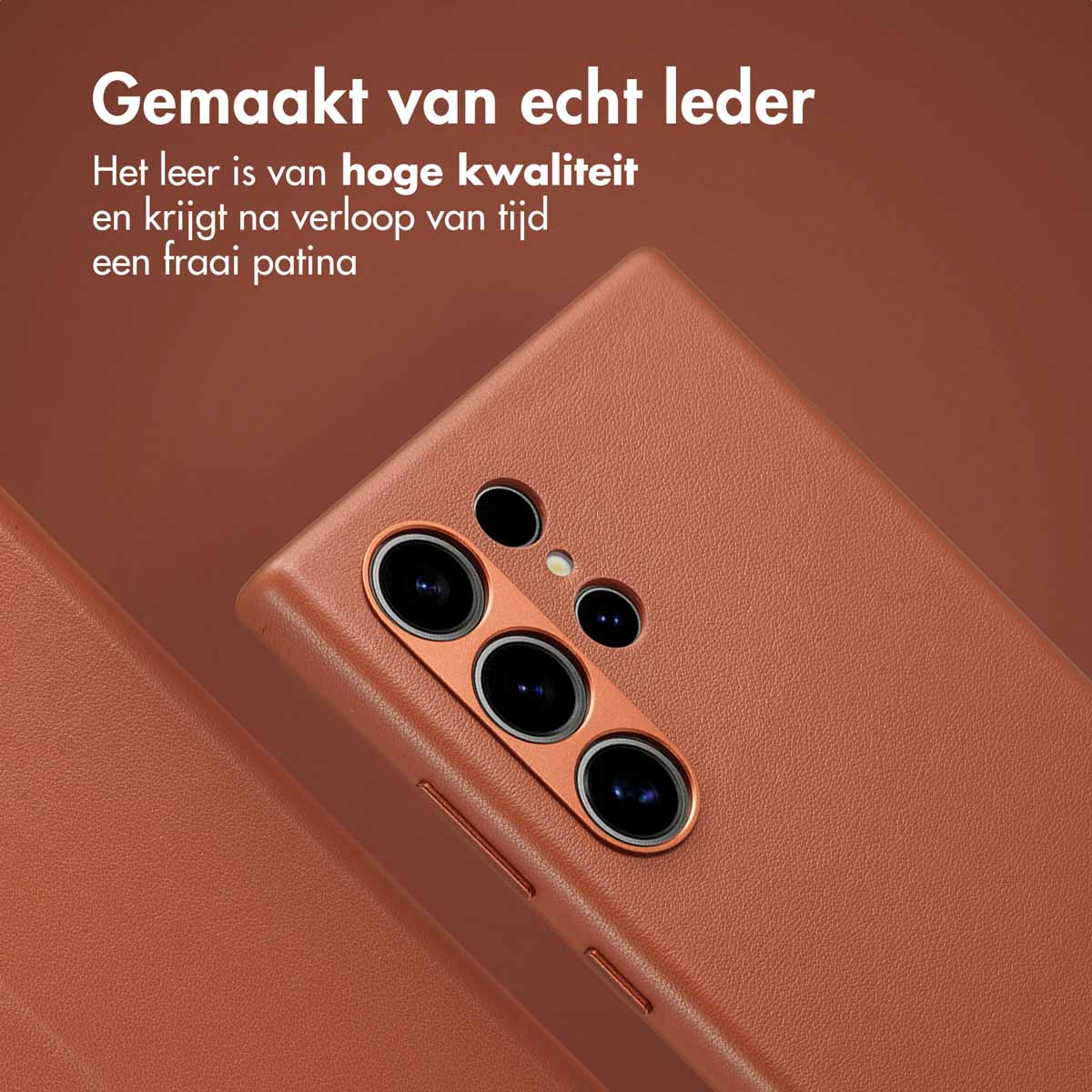Étui de téléphone marron avec téléphone à l'intérieur. Texte : Fabriqué en cuir véritable.
