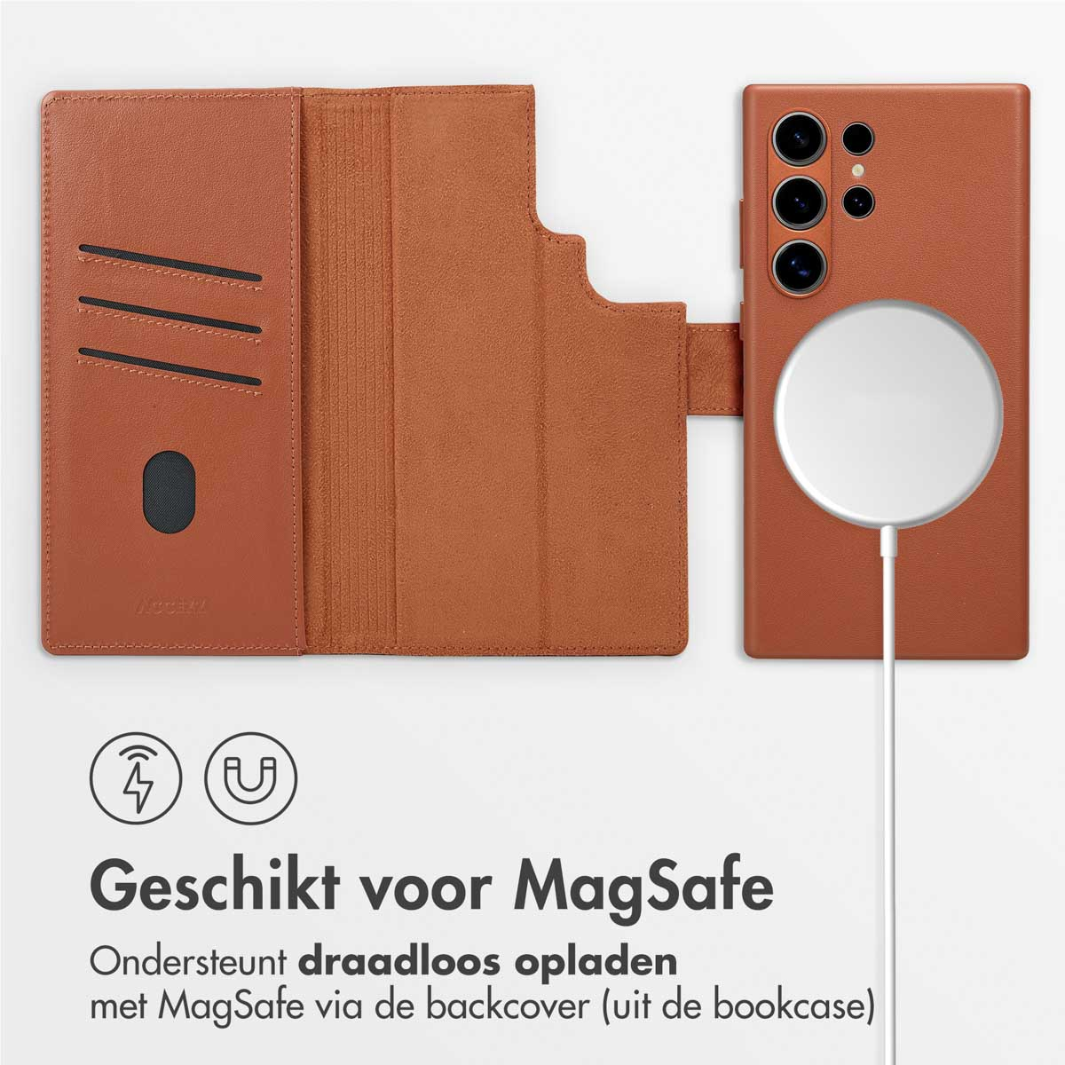 Étui de téléphone en cuir marron avec un téléphone à l'intérieur. Câble de chargement blanc en arrière-plan.
