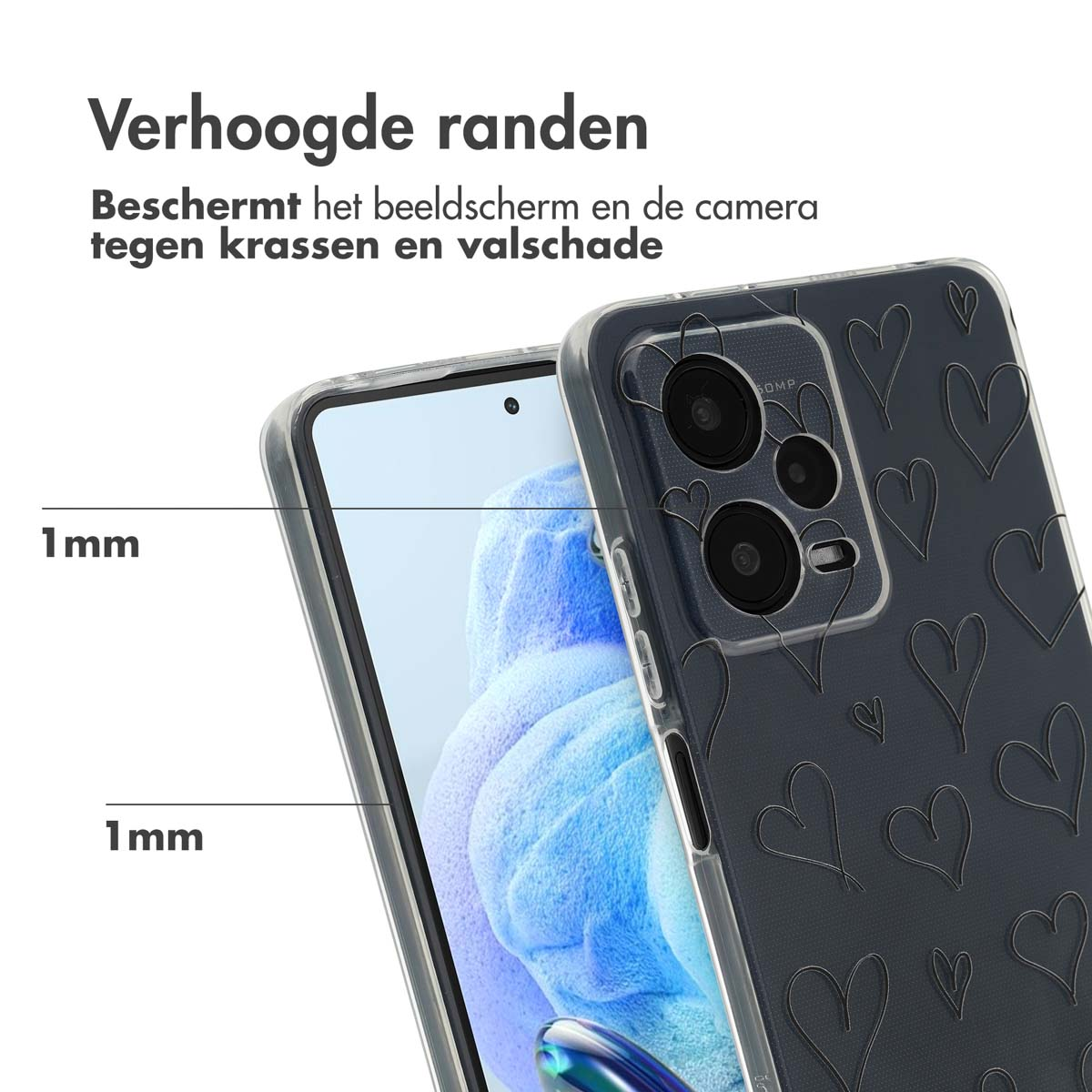 Telefoon in een hoesje met hartjes, 1mm verhoogde randen. Tekst: 'Verhoogde randen' voor bescherming.