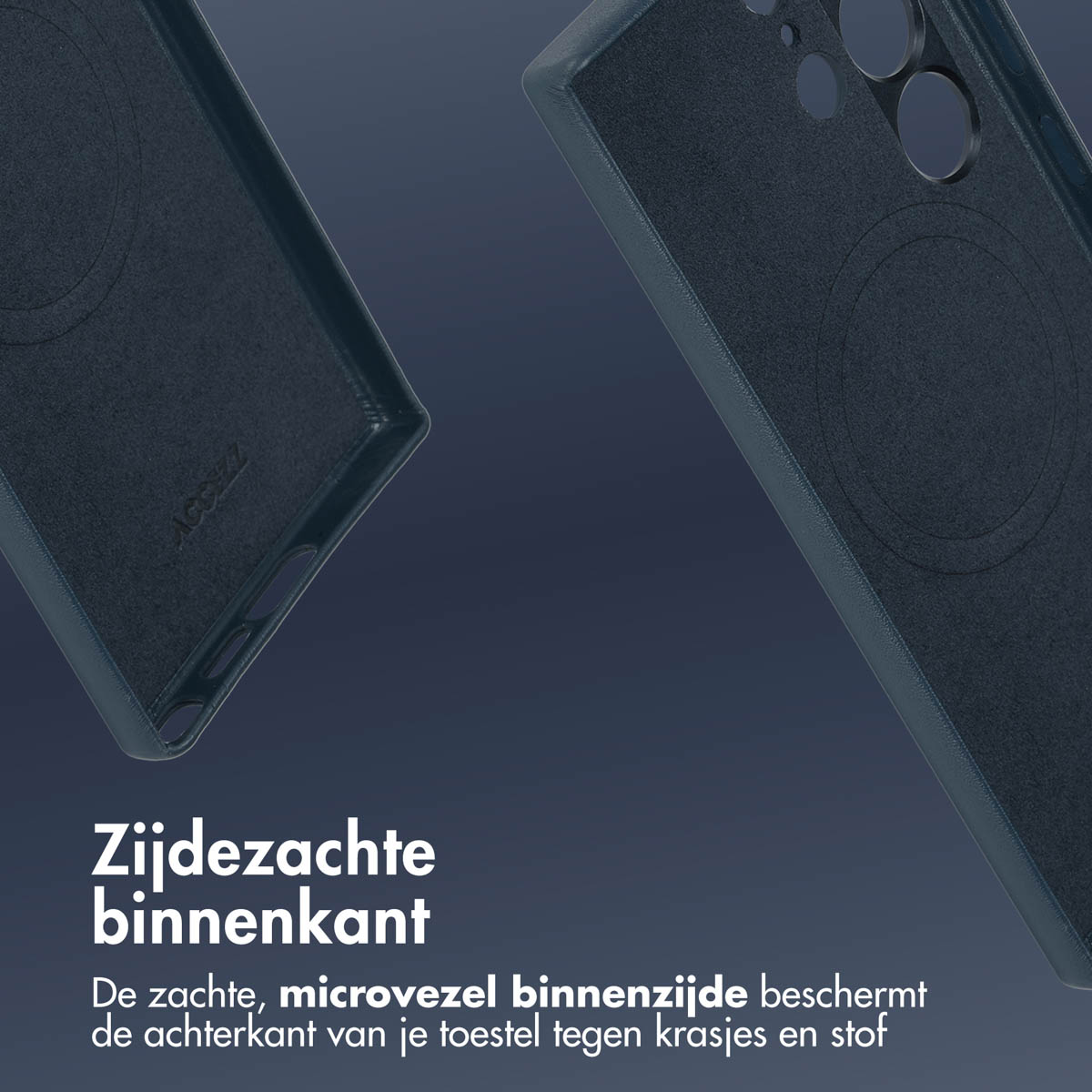Close-up van de binnenkant van een donkerblauwe telefoonhoes met het woord 'ACCEZZ'.