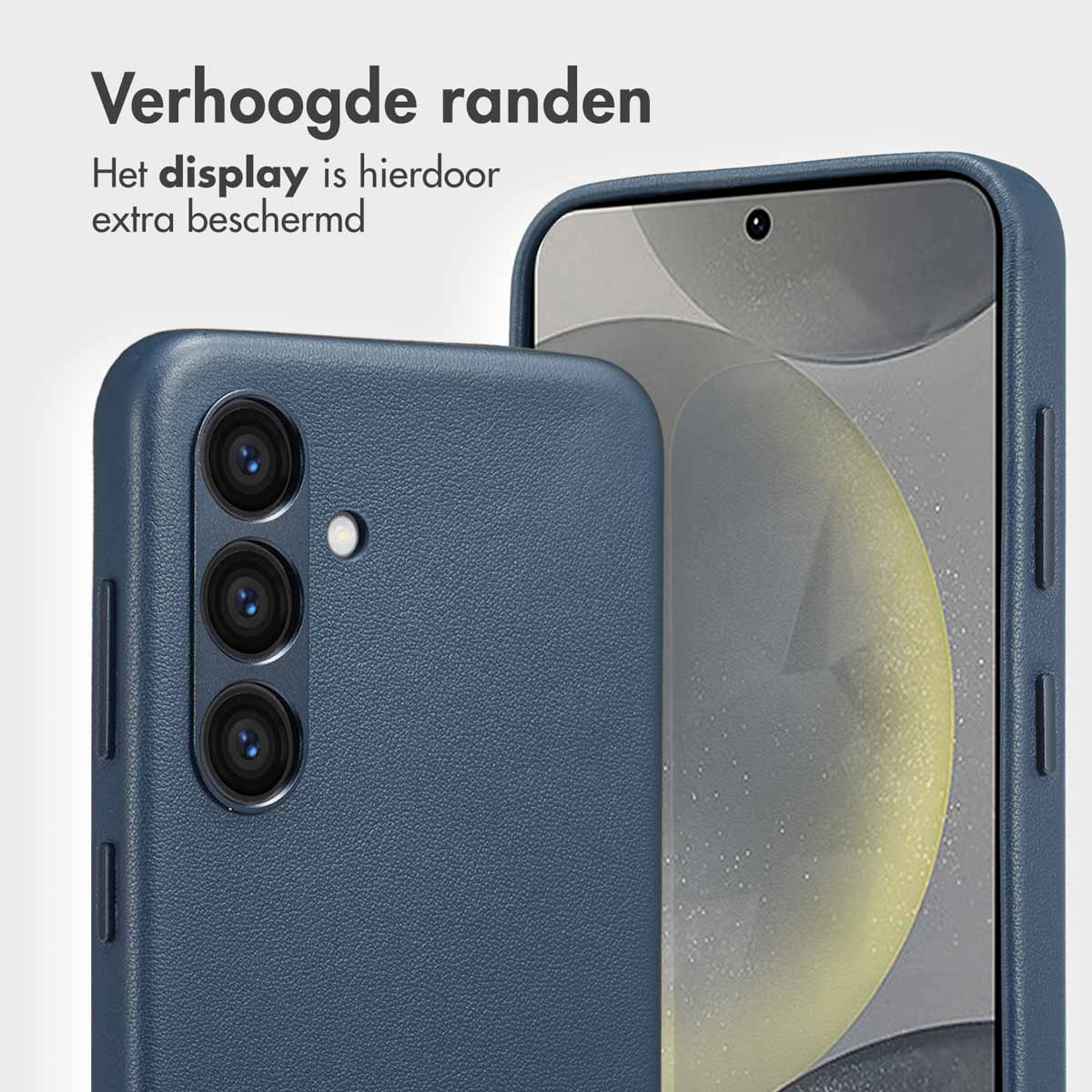 Donkerblauwe telefoonhoes op een telefoon. De hoes heeft verhoogde randen om het scherm te beschermen.