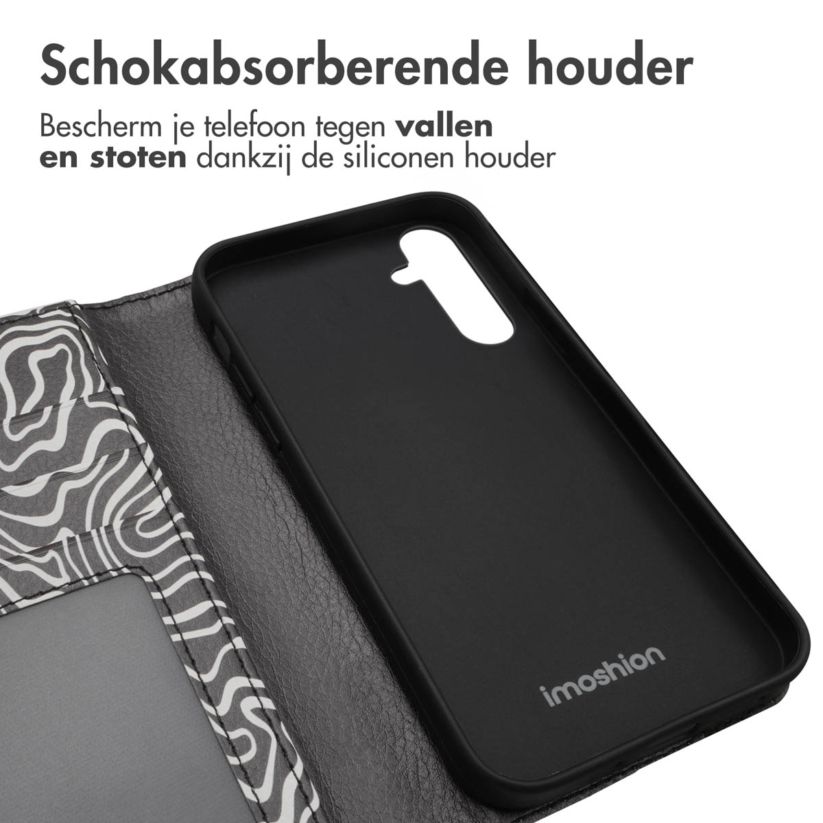 Zwarte telefoonhoes open, met de binnenkant van de telefoon. Een portemonnee met zebraprint is zichtbaar.
