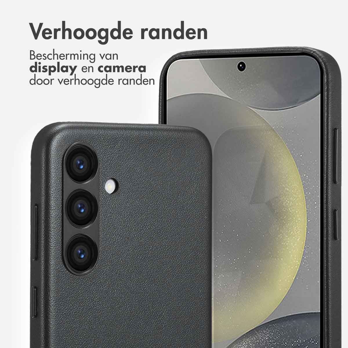 Telefoon in een donkergrijze hoes. De hoes heeft verhoogde randen voor scherm- en camerabescherming.