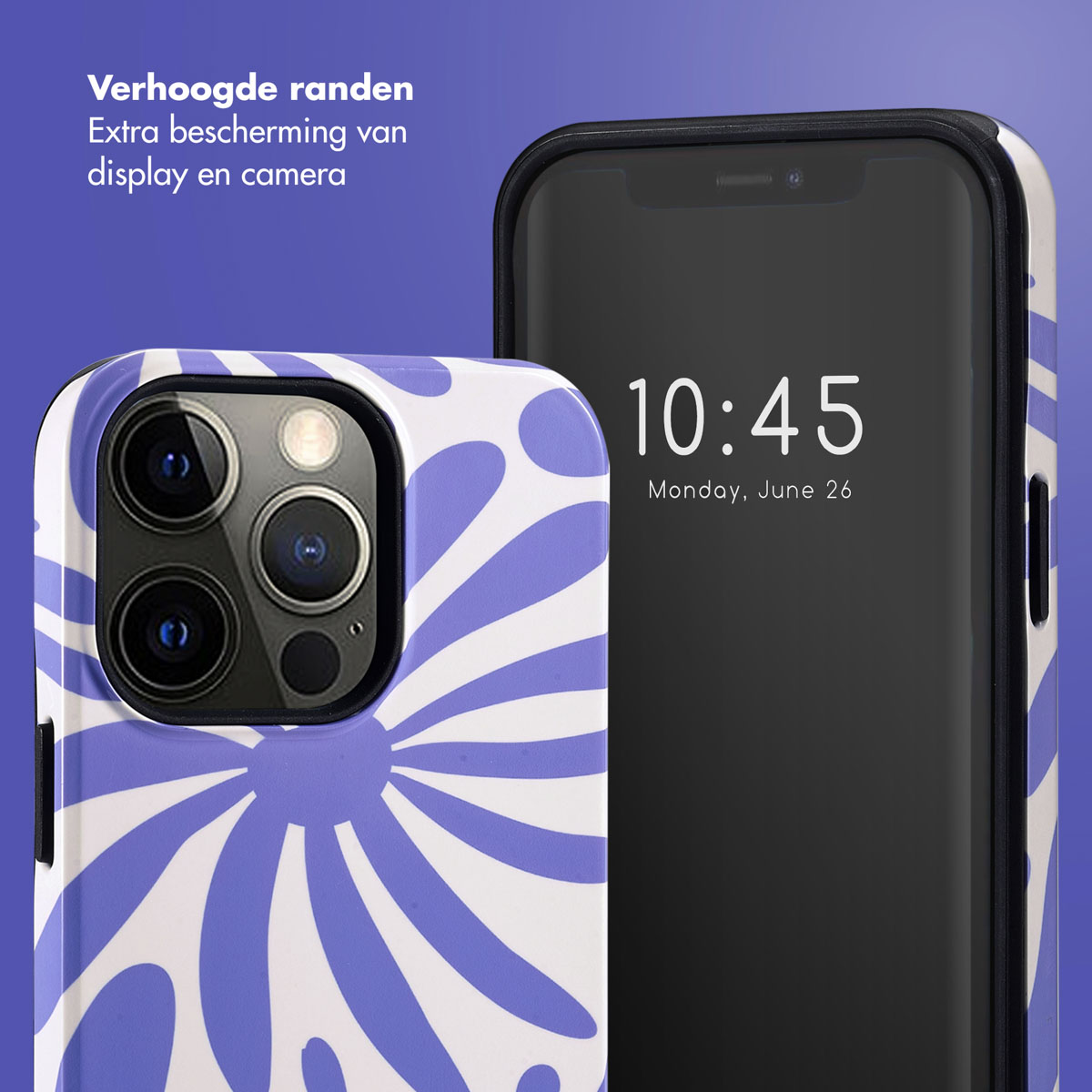 Telefoon in hoes met blauwe bloemen. De hoes heeft verhoogde randen en beschermt scherm/camera.