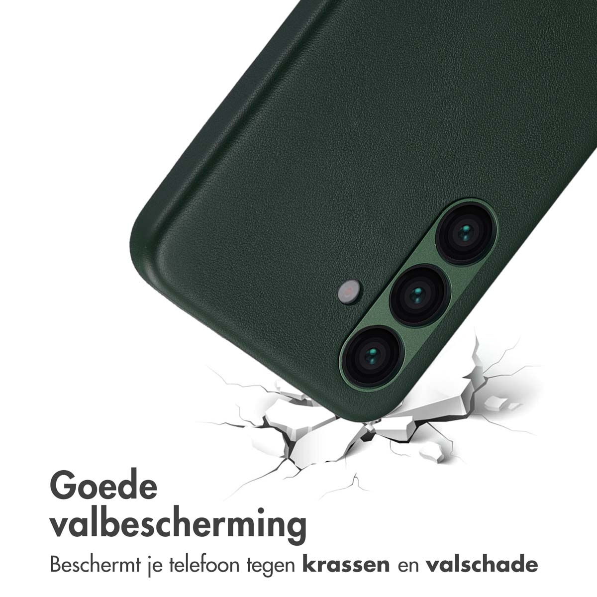Een groene leren telefoonhoes wordt schuin weergegeven, wat suggereert valbescherming.