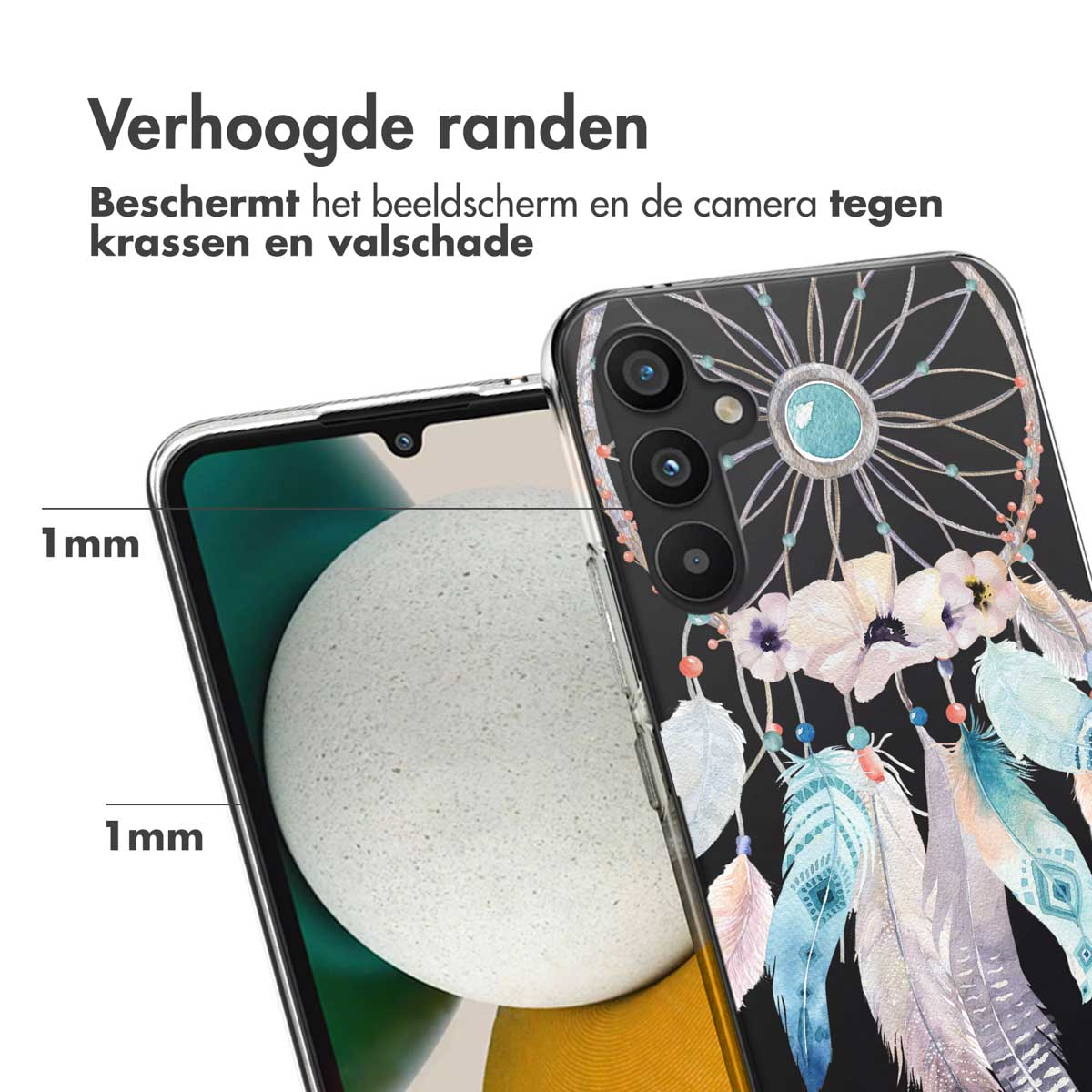 Telefoonhoes met een dromenvanger ontwerp met veren en kralen.
