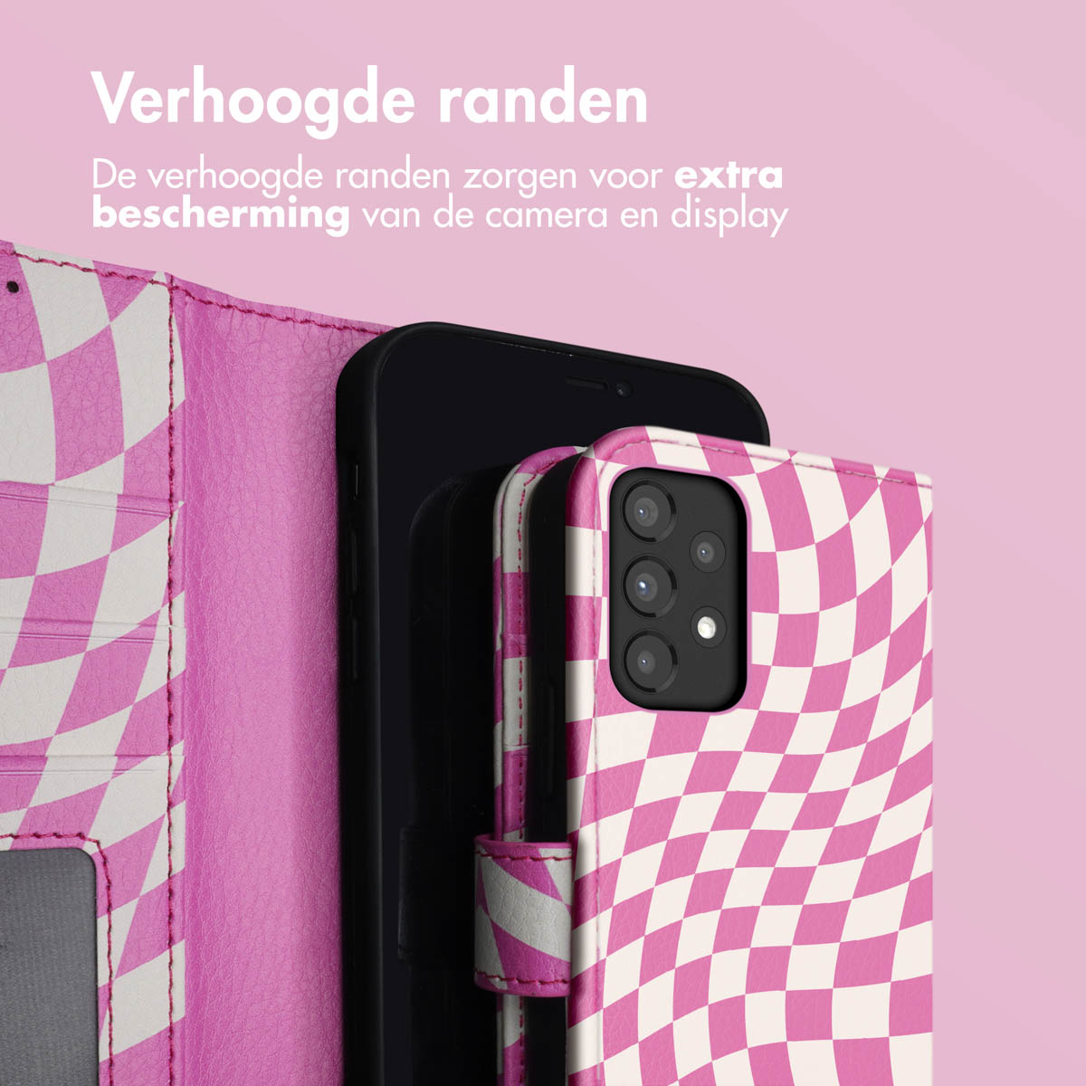 Rosa-weiß karierte Handyhülle mit Telefon. Die Hülle ist offen.