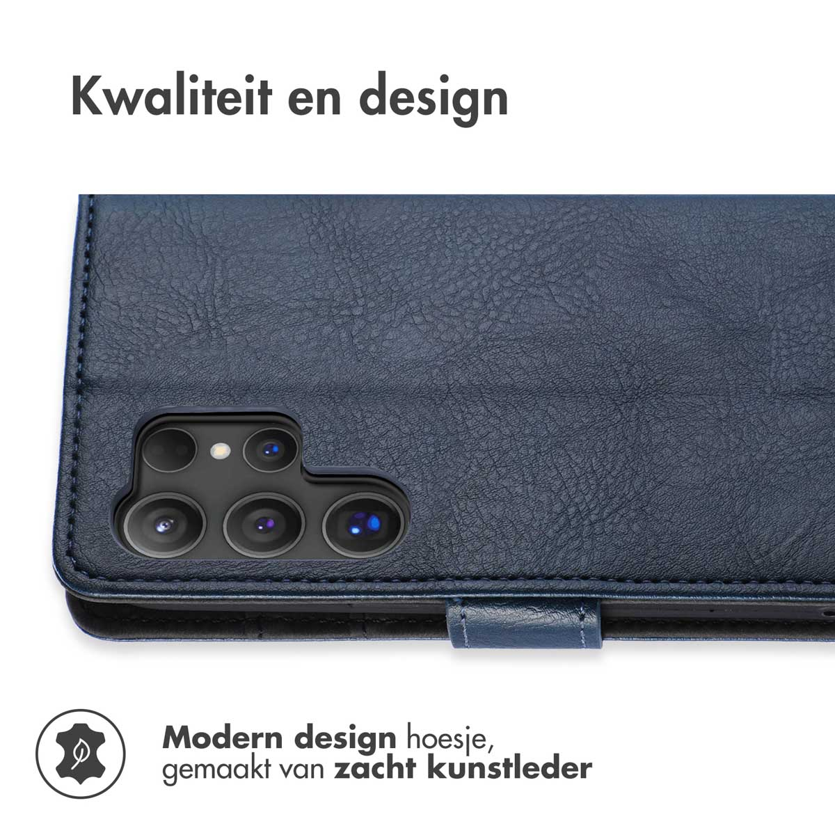 Close-up van een donkerblauw leren telefoonhoesje. Telefoonhoesje is gesloten.