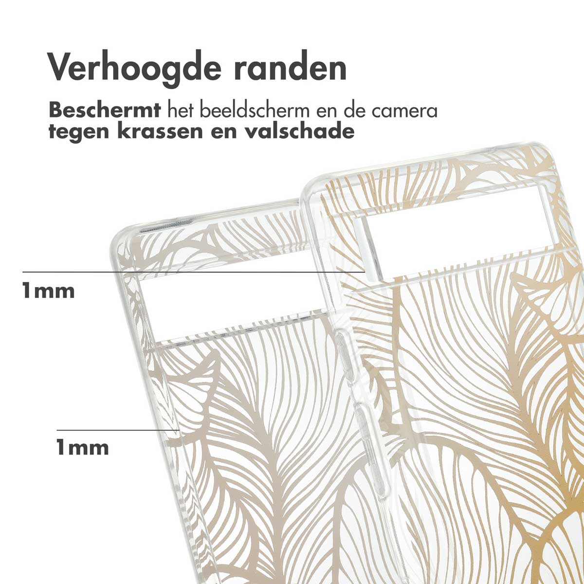 Telefoonhoesje met een gouden bladerenpatroon. De telefoon zit erin. De hoes is transparant.