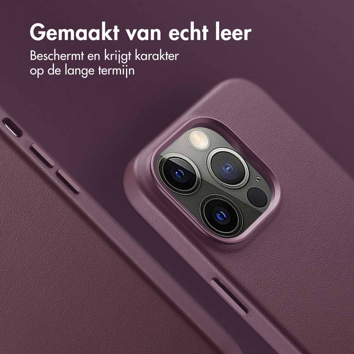 Coque de téléphone violette avec un appareil photo. Texte : Fabriqué en cuir véritable.