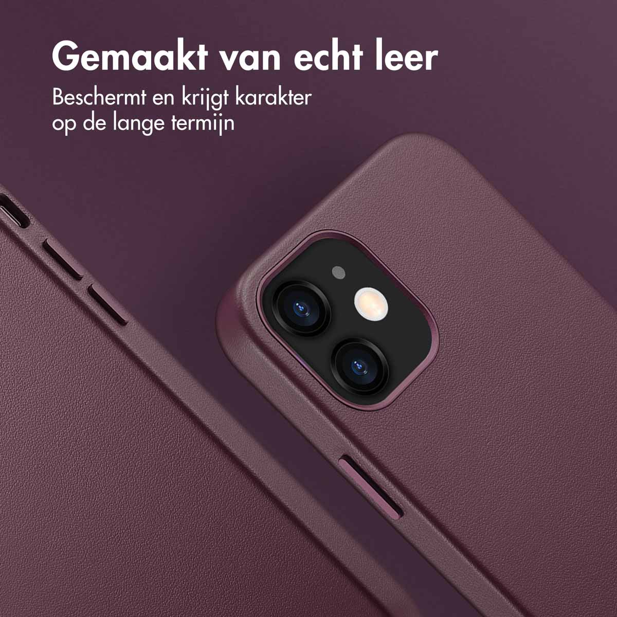 Tiefrote Handyhülle, mit einem Telefon darin. Die Hülle ist aus echtem Leder.