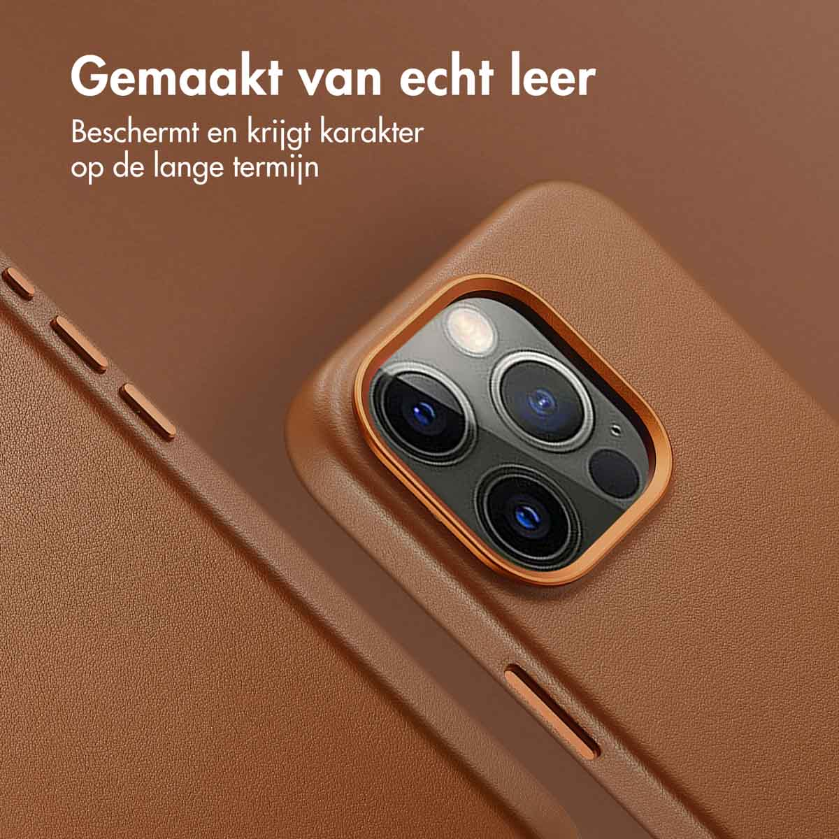Braune Leder-Handyhülle mit Telefon. Nahaufnahme des Kamerabereichs mit Telefon.