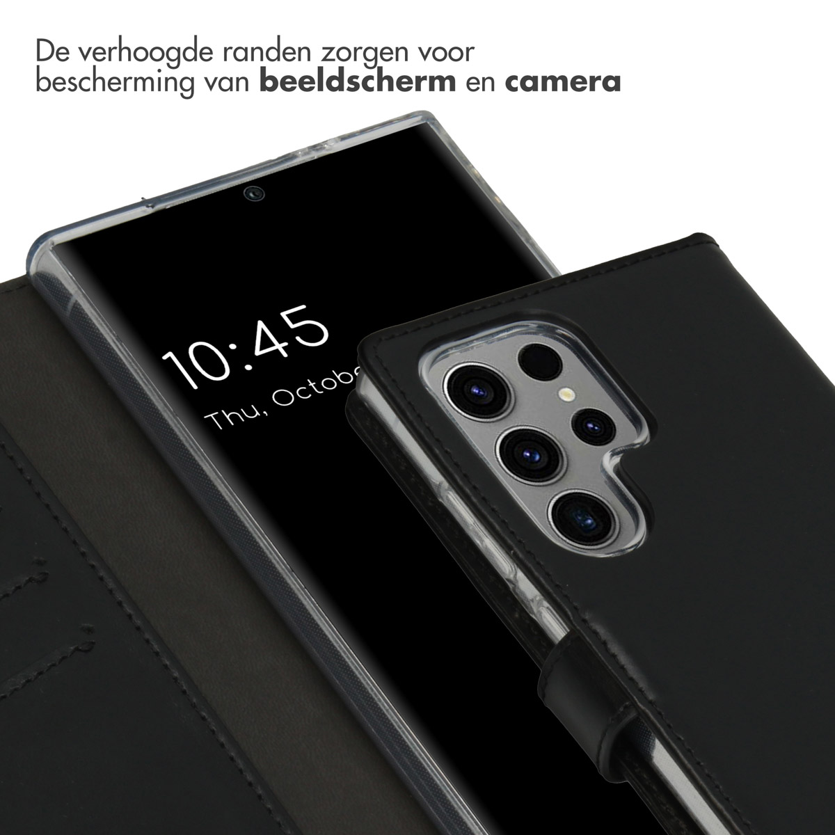 Ein Telefon in einer schwarzen Hülle. Der Bildschirm zeigt Uhrzeit und Datum an.