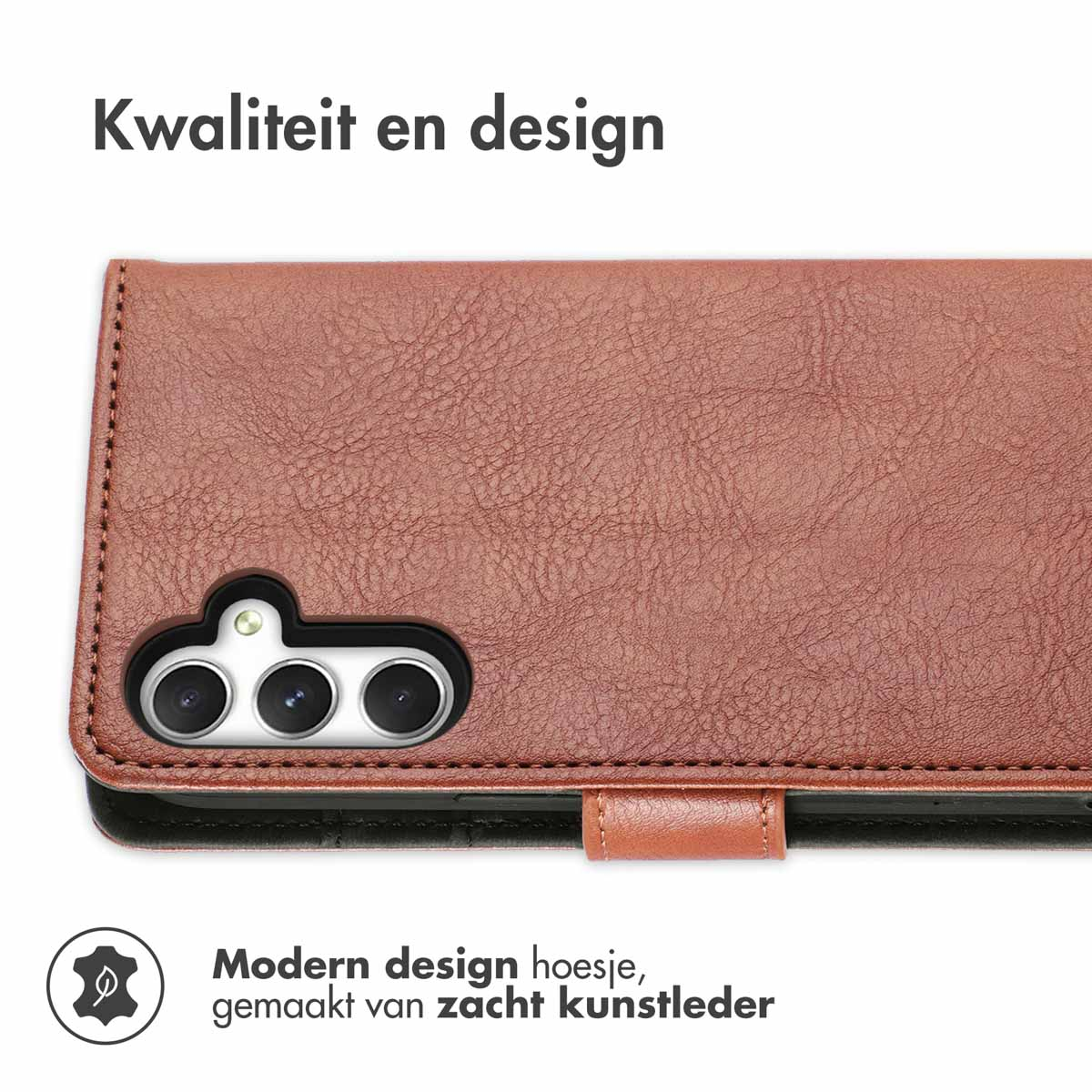 Coque de téléphone en cuir marron avec rabat, révélant le module caméra du téléphone.