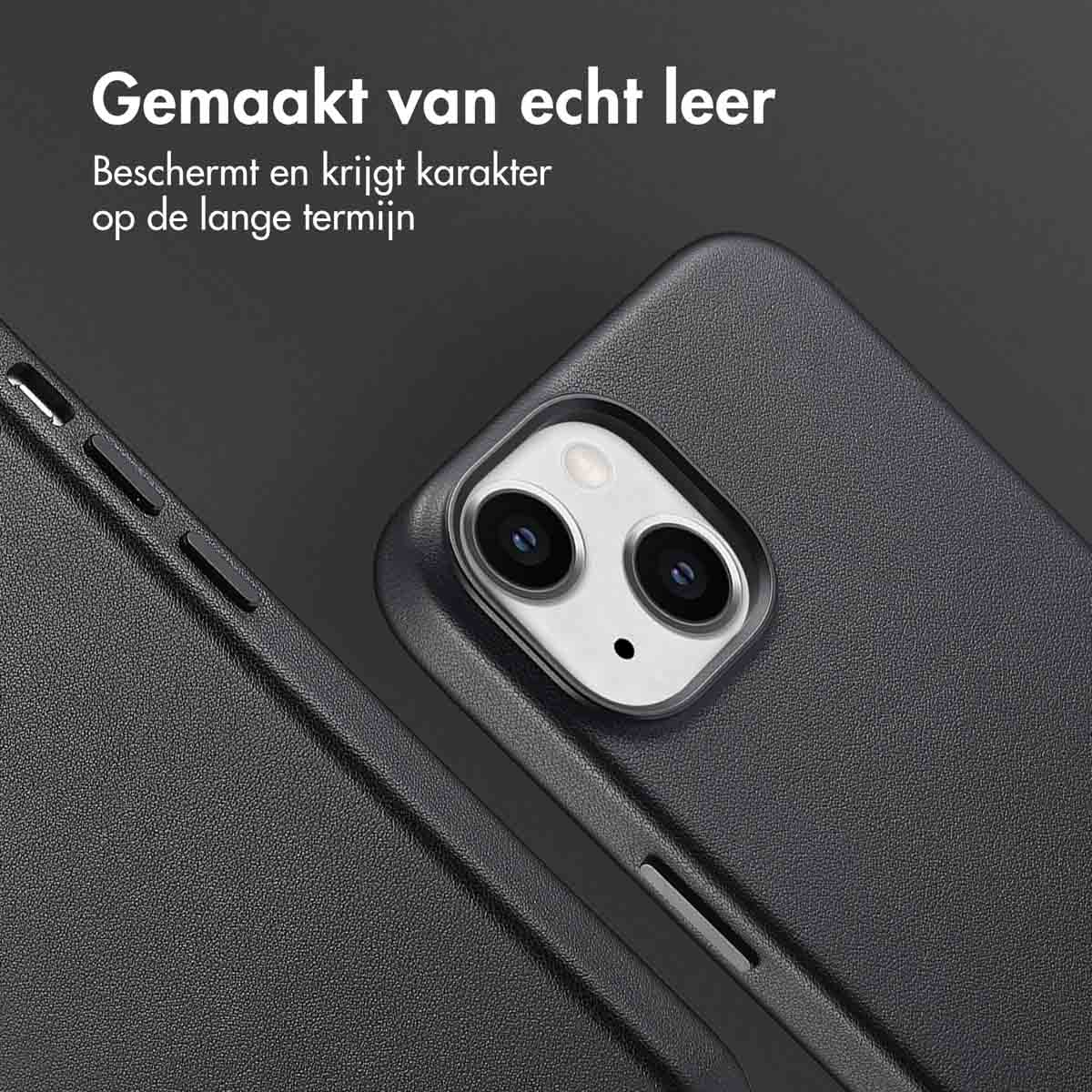 Zwarte telefoonhoes, gemaakt van echt leer, ontworpen om de telefoon te beschermen.