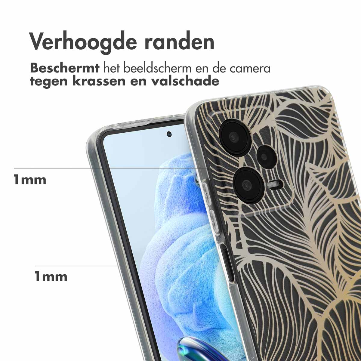Close-up van telefoon met hoesje. De hoes is transparant en de telefoon heeft decoratieve elementen.