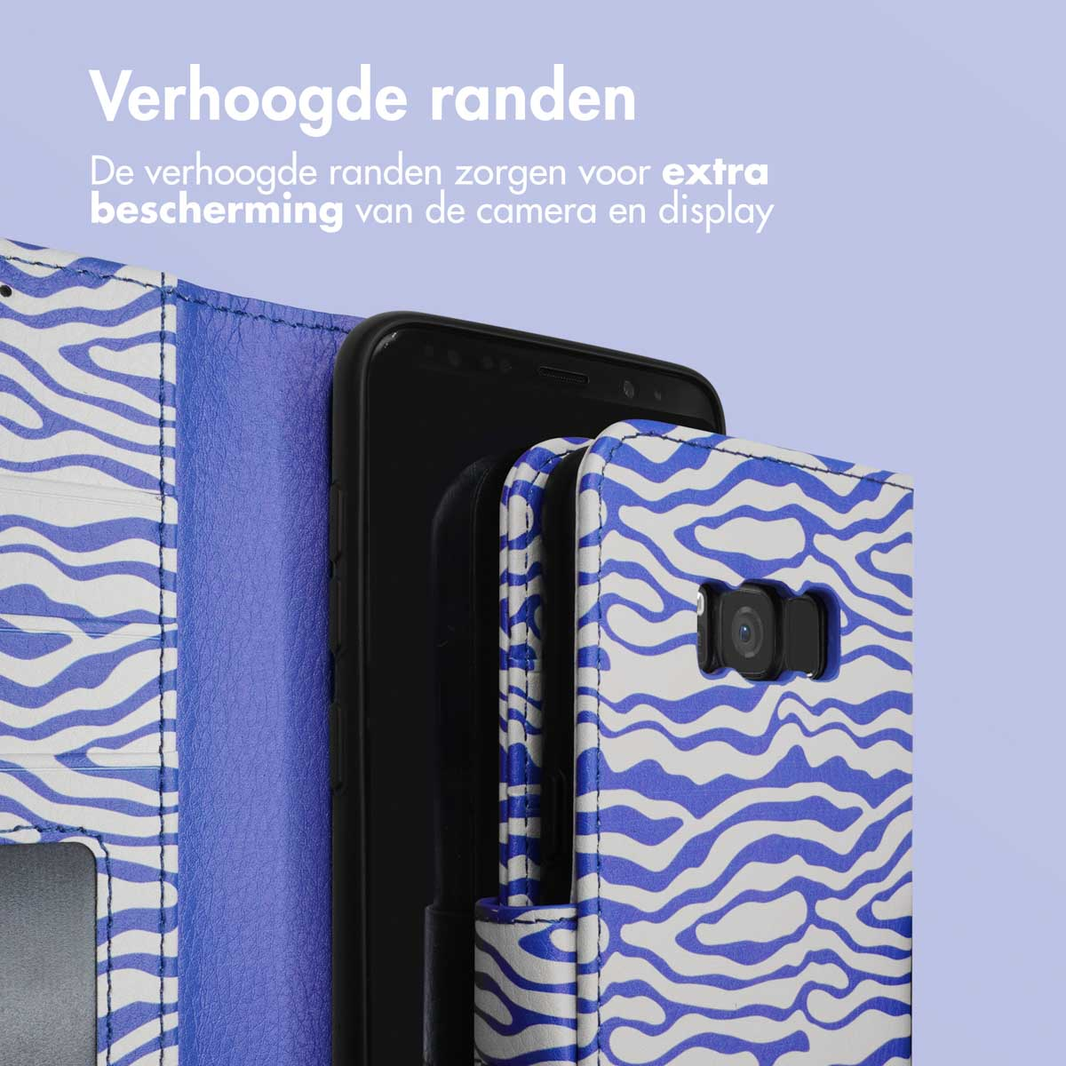 Telefoonhoes met zebra-patroon open. De telefoon is in de hoes zichtbaar.