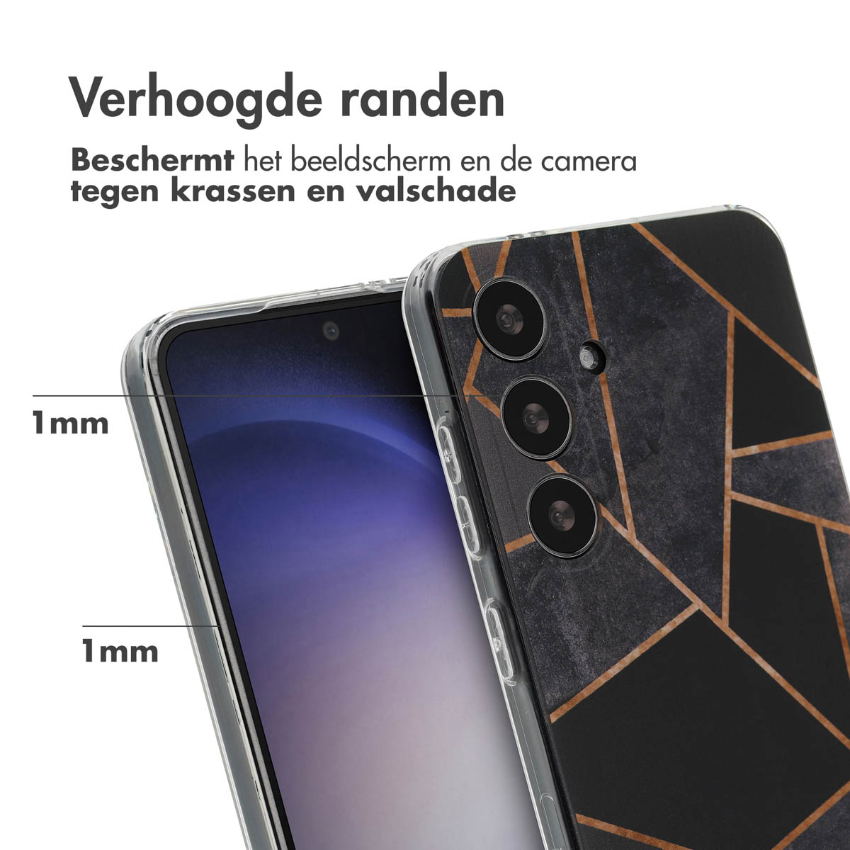 Telefoonhoesje met verhoogde randen. De telefoonhoes is zwart met een gouden geometrisch ontwerp.