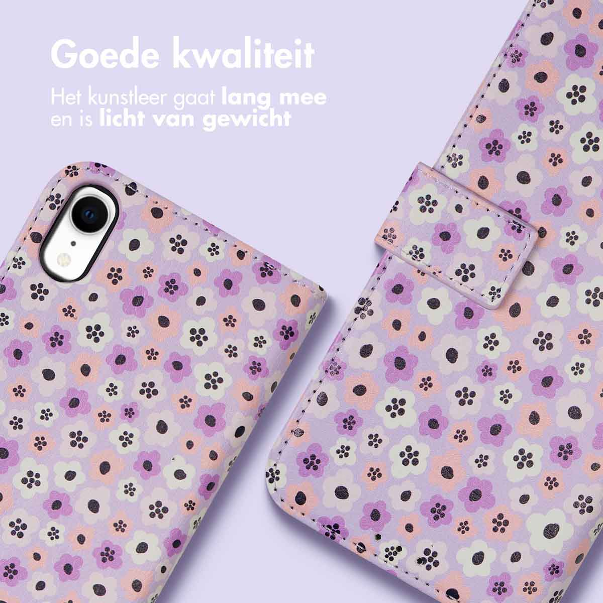 Coque de téléphone avec un fond violet et des fleurs blanches.