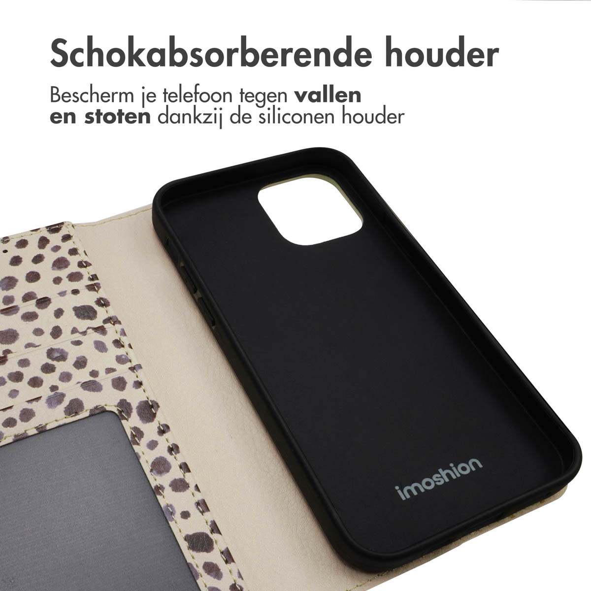 Zwarte telefoonhoes met een luipaardvlekkenpatroon aan de binnenkant. De telefoon wordt door de hoes beschermd.