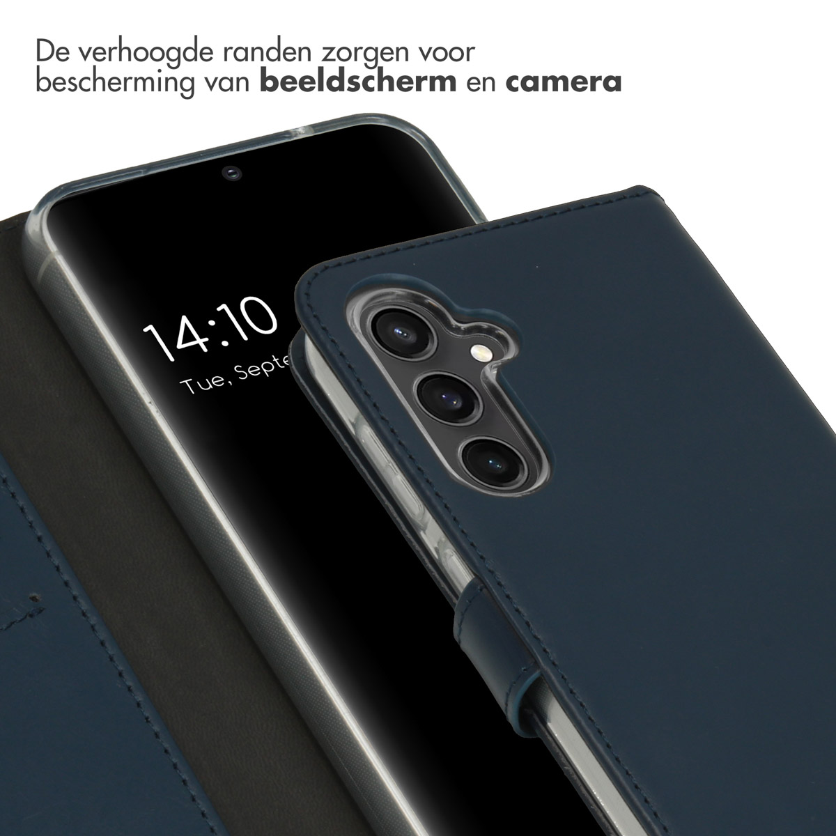 Coque de téléphone bleu foncé avec affichage de l'heure. La coque recouvre le téléphone.