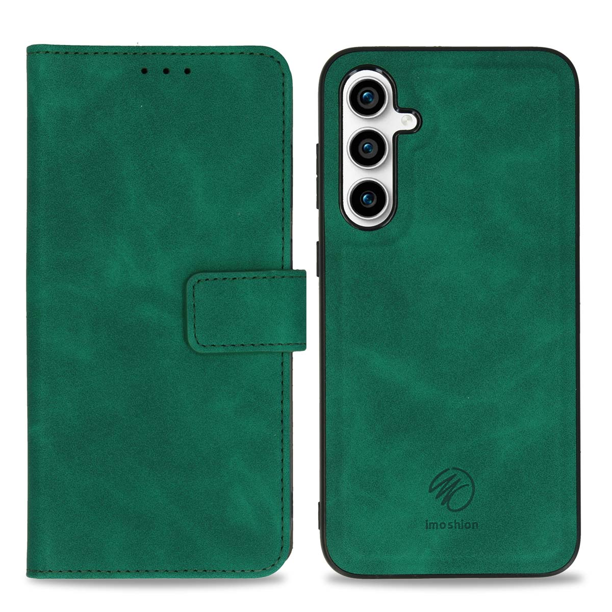Groene telefoonhoes met drie cameralenzen. Het heeft een klep met een knoop. Achtergrond is wit.