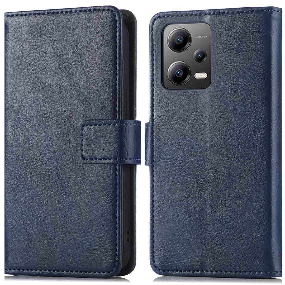 Coque de téléphone noire avec un téléphone. Le téléphone est dans la coque. Texte en bas. La coque est ouverte.
