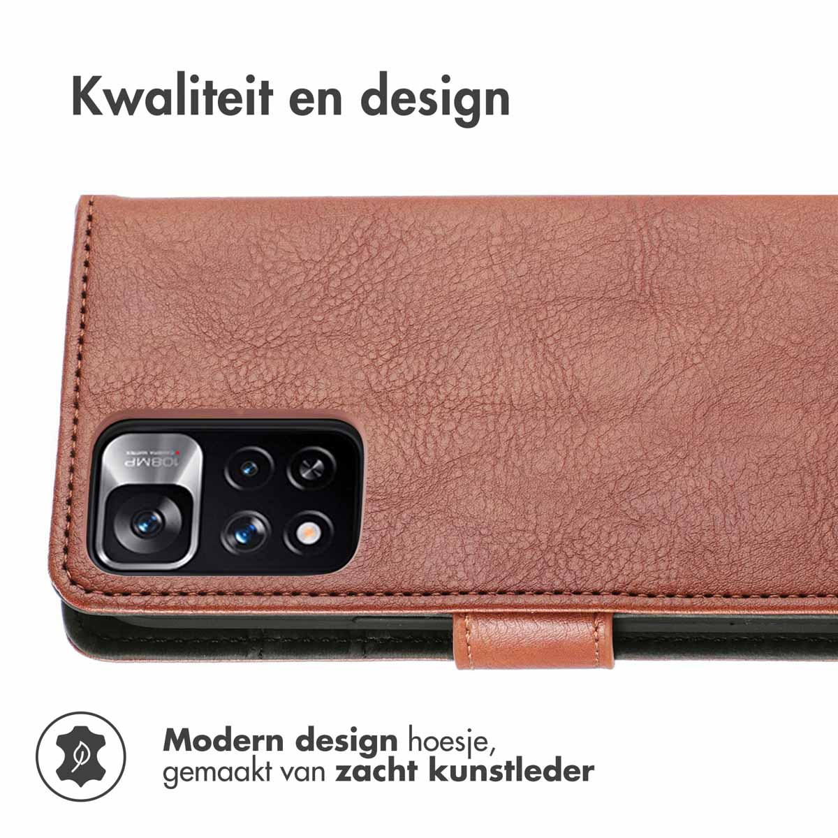 Bruine telefoonhoes met telefoon. De hoes is gemaakt van leerachtig materiaal.