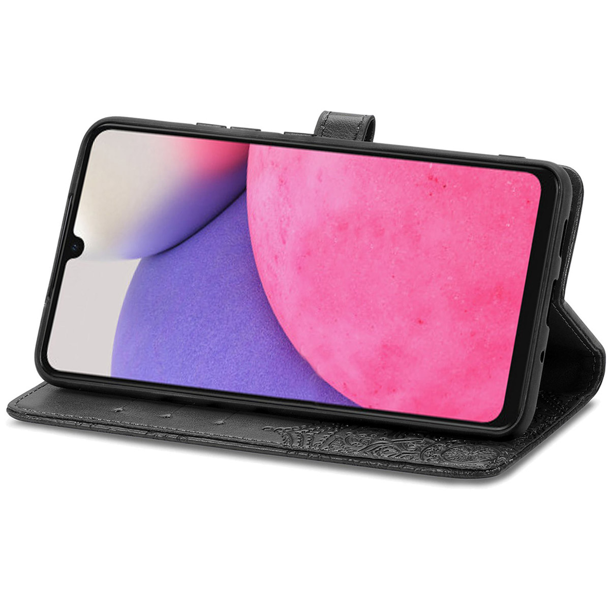 Een zwarte telefoon in een zwarte folio-hoes, opengeklapt om het scherm met roze, paarse en blauwe tinten te tonen.