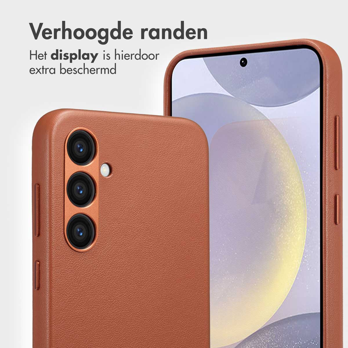 Oranje telefoonhoesje, close-up, toont camera en schermbescherming.