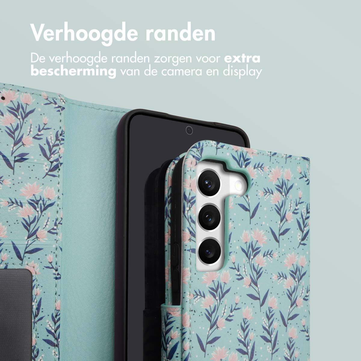 Coque de téléphone bleue avec motif floral, ouverte pour afficher le téléphone et l'appareil photo.