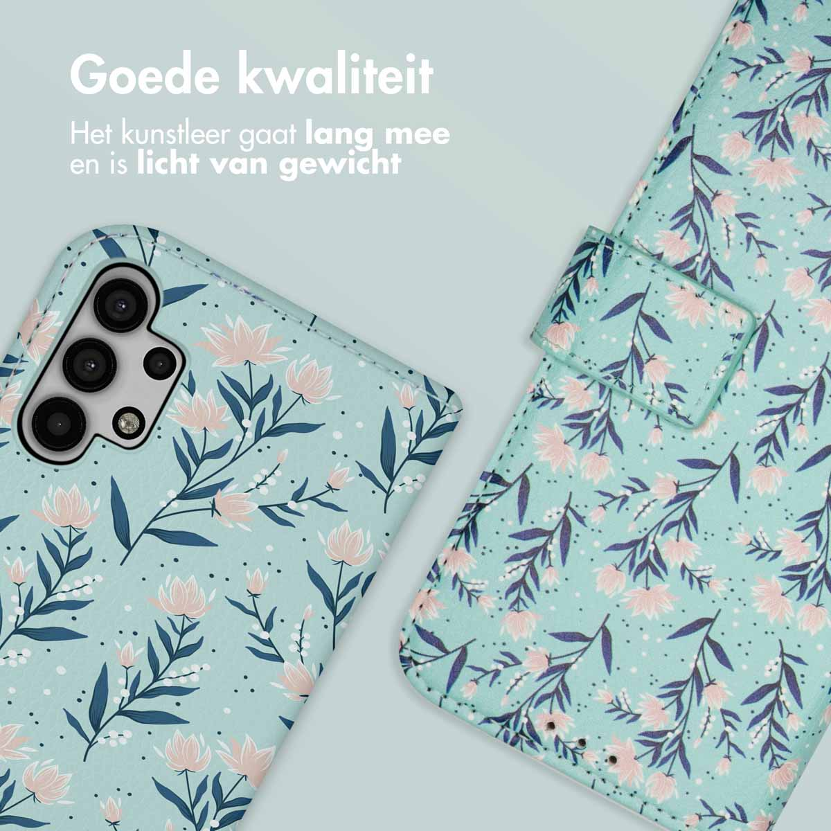 Telefoonhoesje met bloemenontwerp in roze en blauwgroen. Hoesje is open, achter- en voorkant zichtbaar.