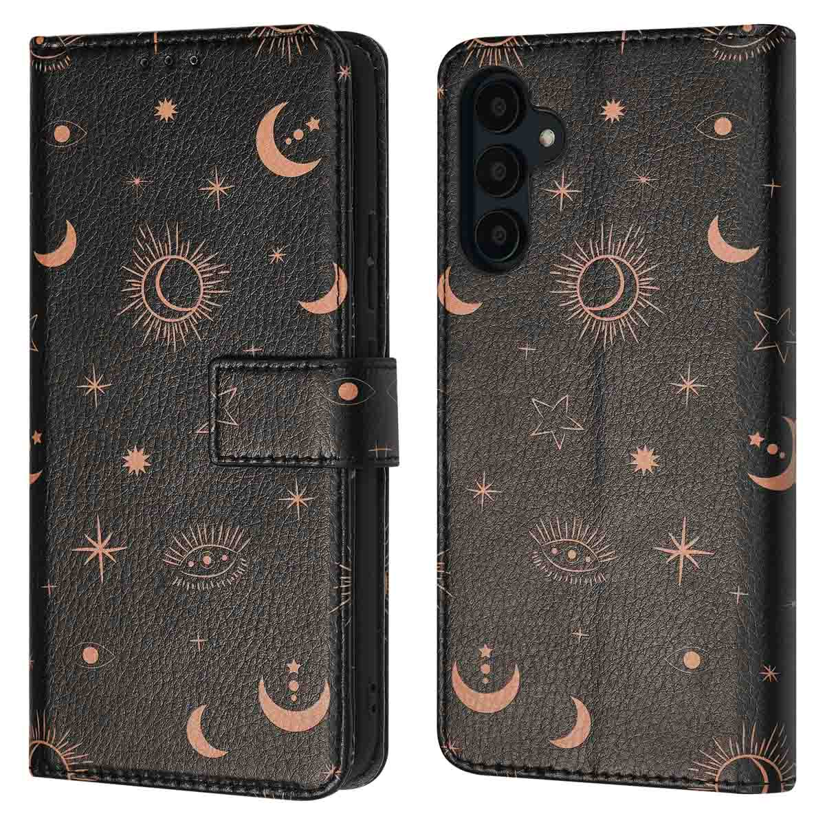Coque de téléphone noire avec design céleste. Ouverte, montrant le téléphone et les fentes pour cartes. Lunes, étoiles et soleils dorés.