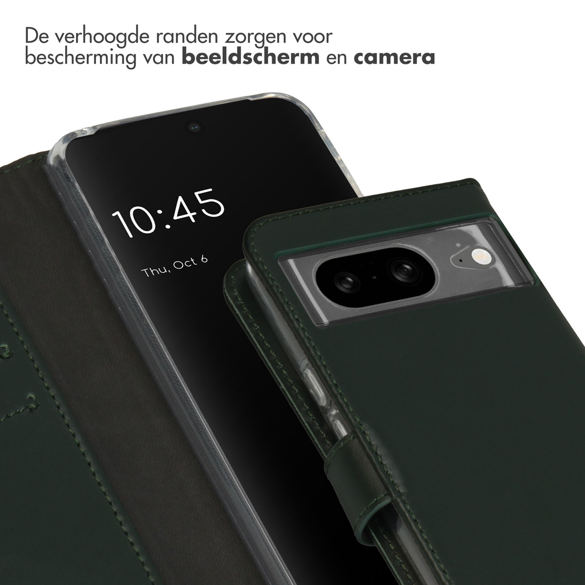 Een telefoon in een groene hoes, met de tijd 10:45 op het scherm, met tekst erboven. De hoes is gedeeltelijk open.