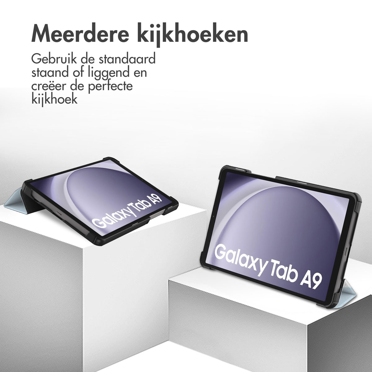 Twee tablets in hoesjes, een met standaard, op een witte achtergrond.