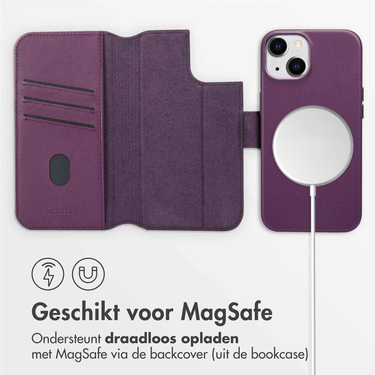 Paarse telefoonhoes met een witte oplaadcirkel. Een witte oplader is aangesloten op de telefoon.